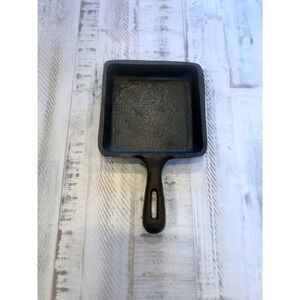 Vintage  cast iron‎ Square Mini Skillet Pan Single Serving Cornbread Dessert